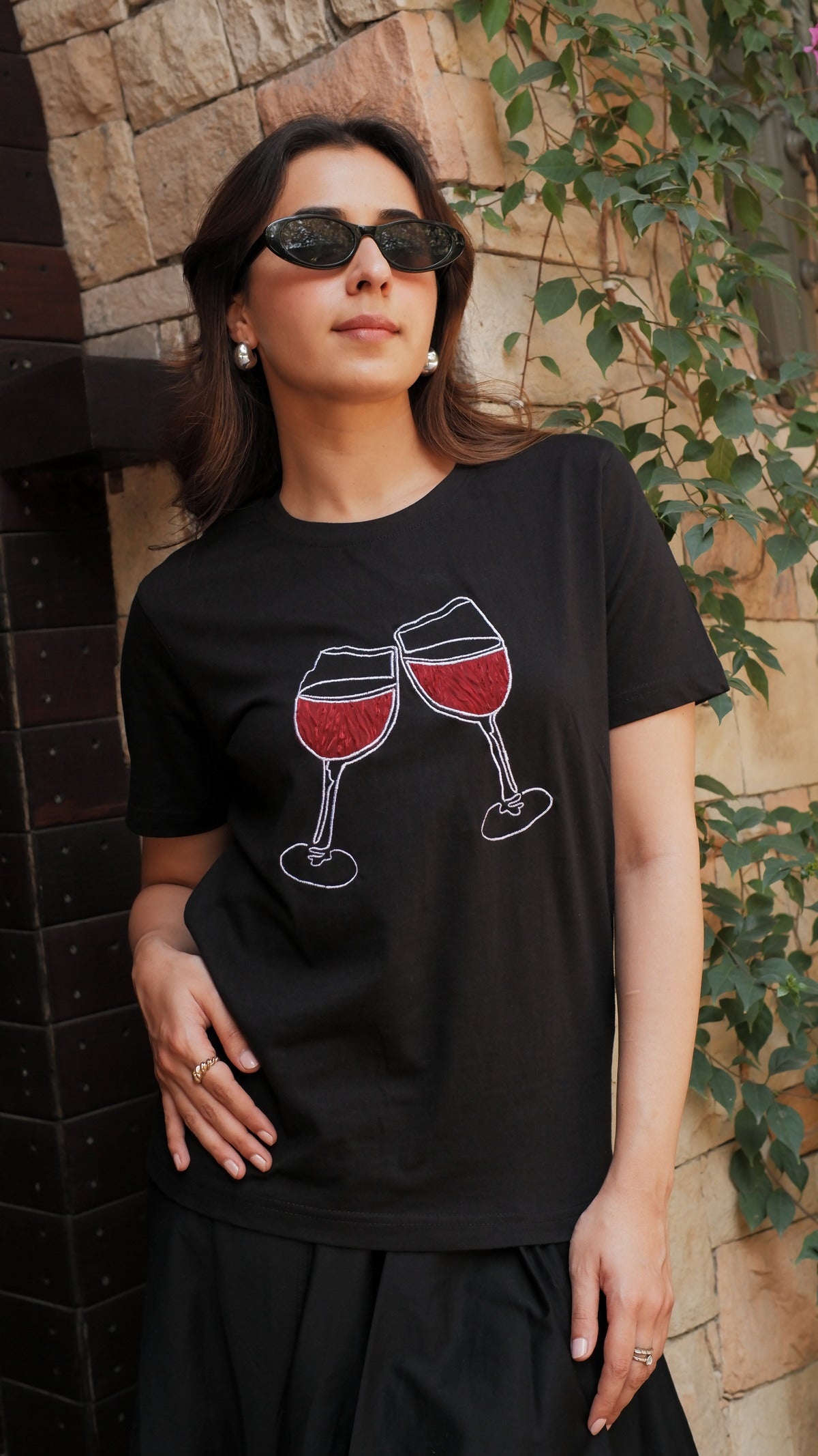 WINE EMBROIDERED TSHIRT