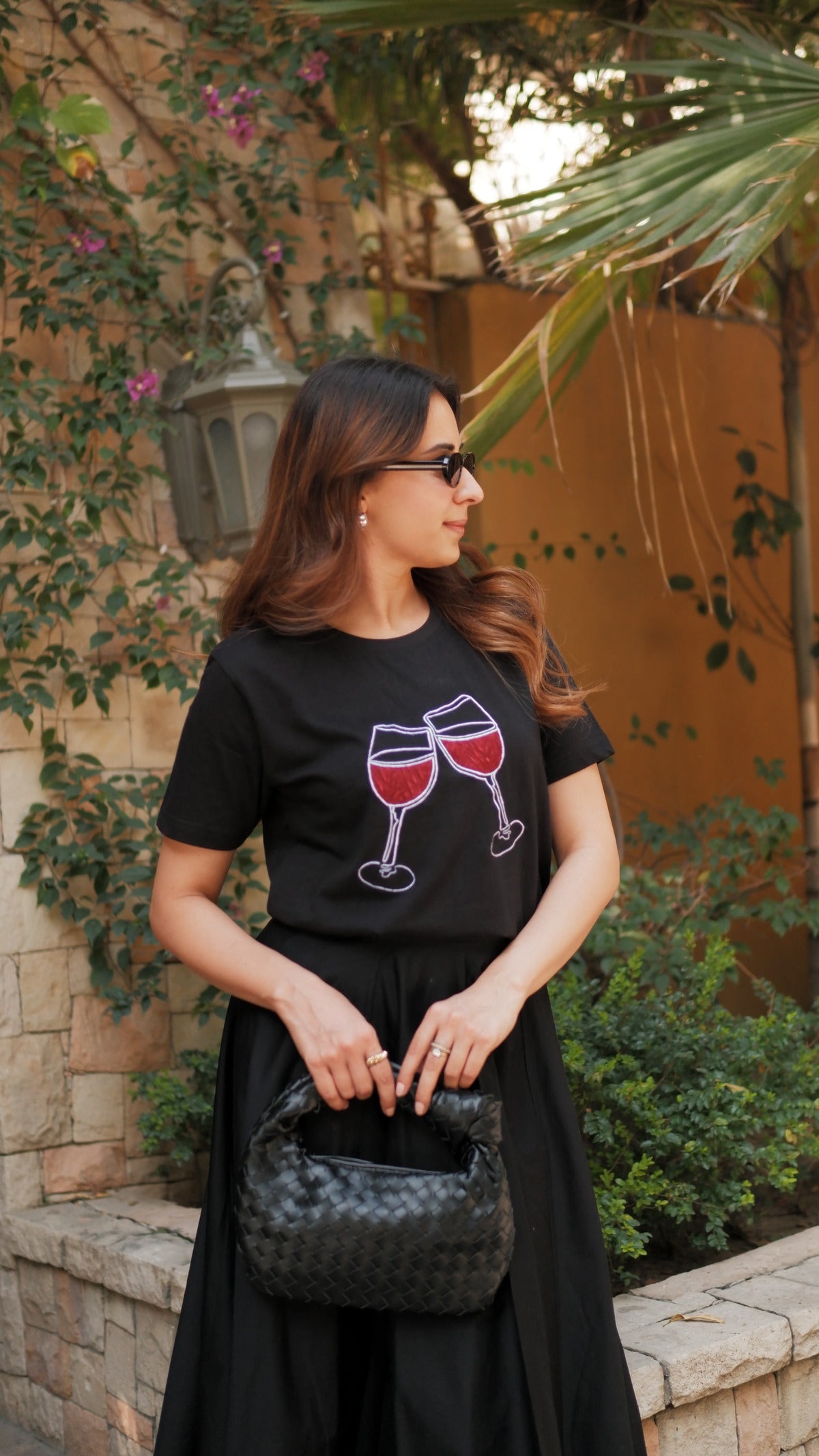 WINE EMBROIDERED TSHIRT