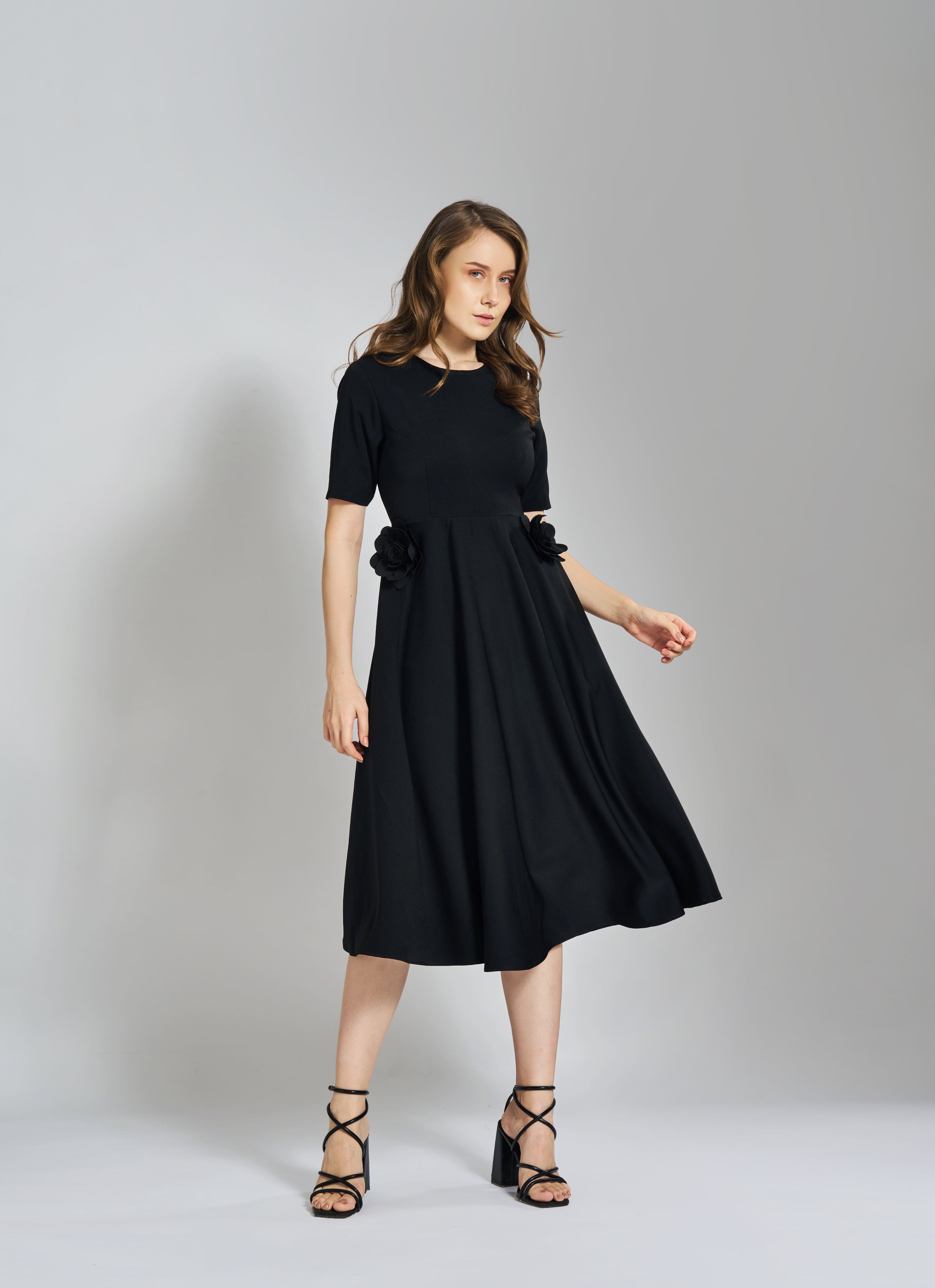 Black Róse Midi Dress