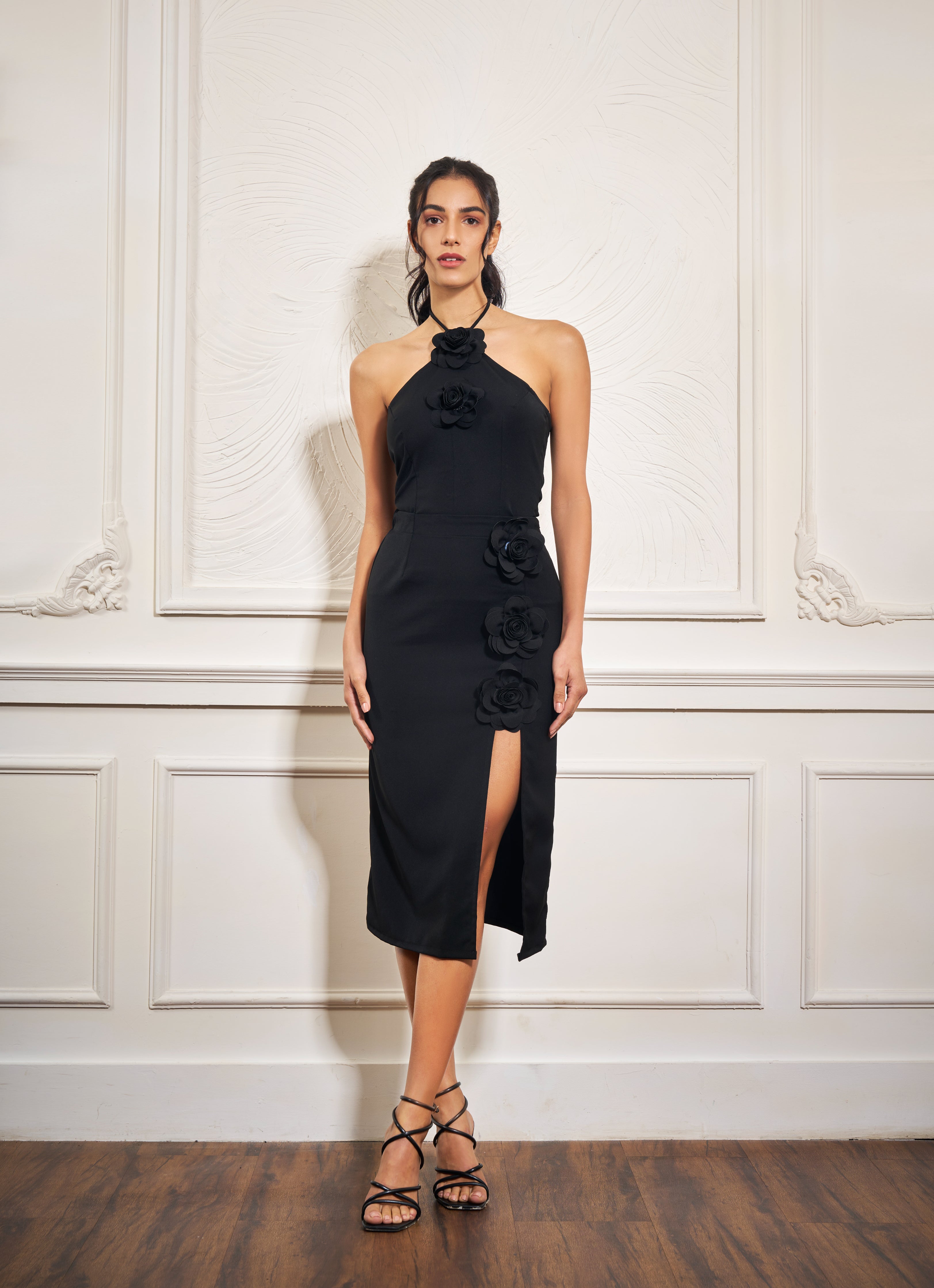 Black Róse Halter Top With Slit Skirt