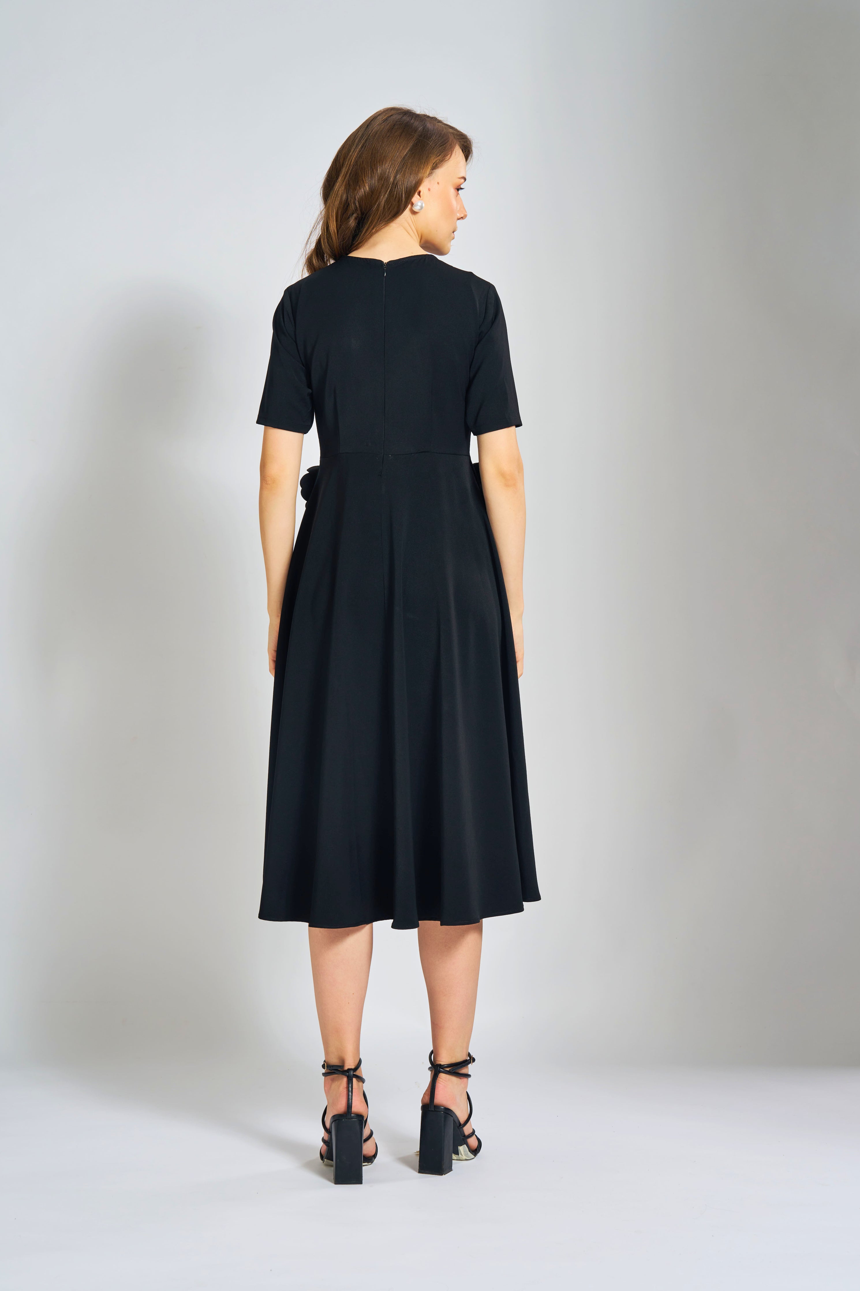 Black Róse Midi Dress