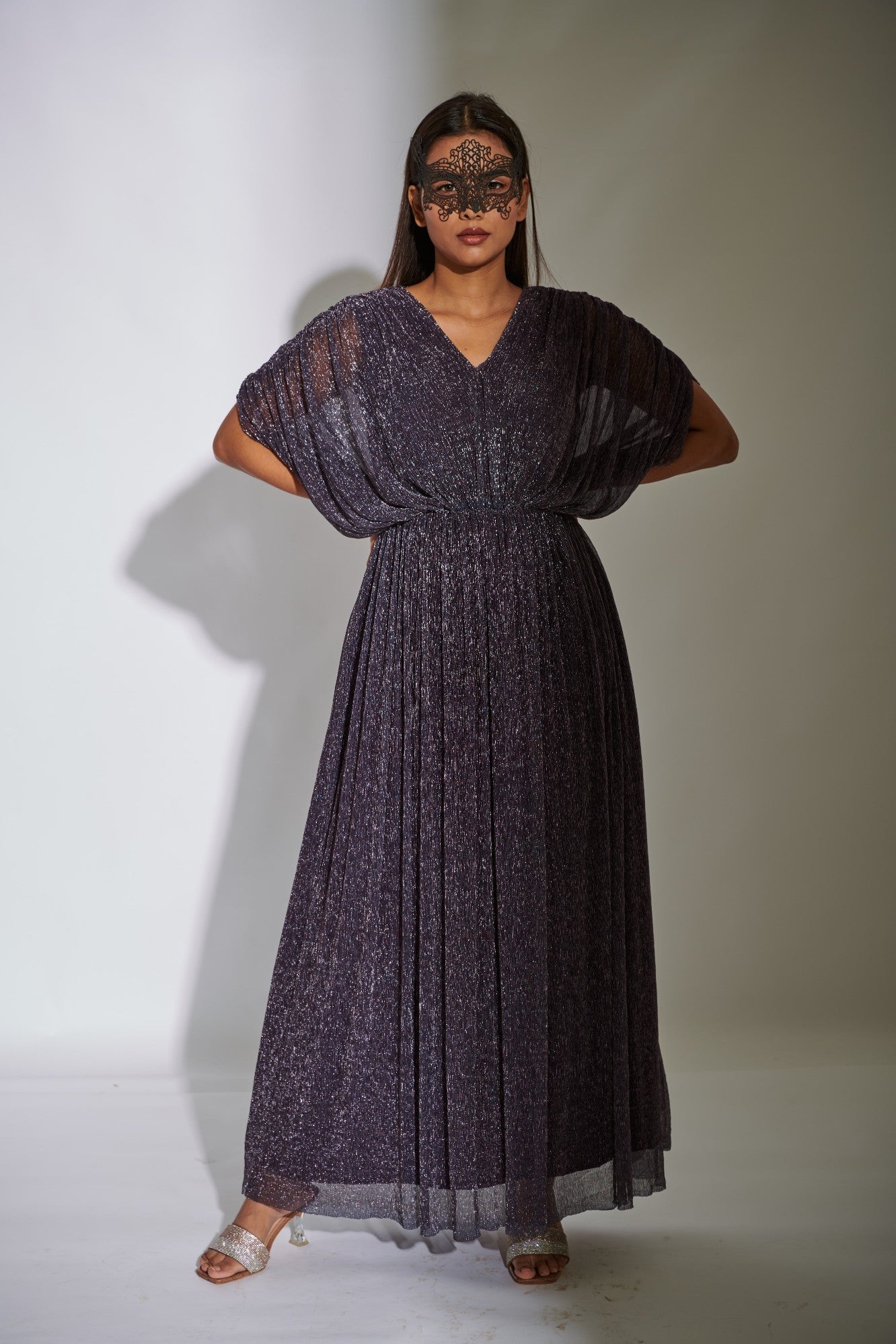 METALLIC PURPLE V-NECK GOWN WITH BELT