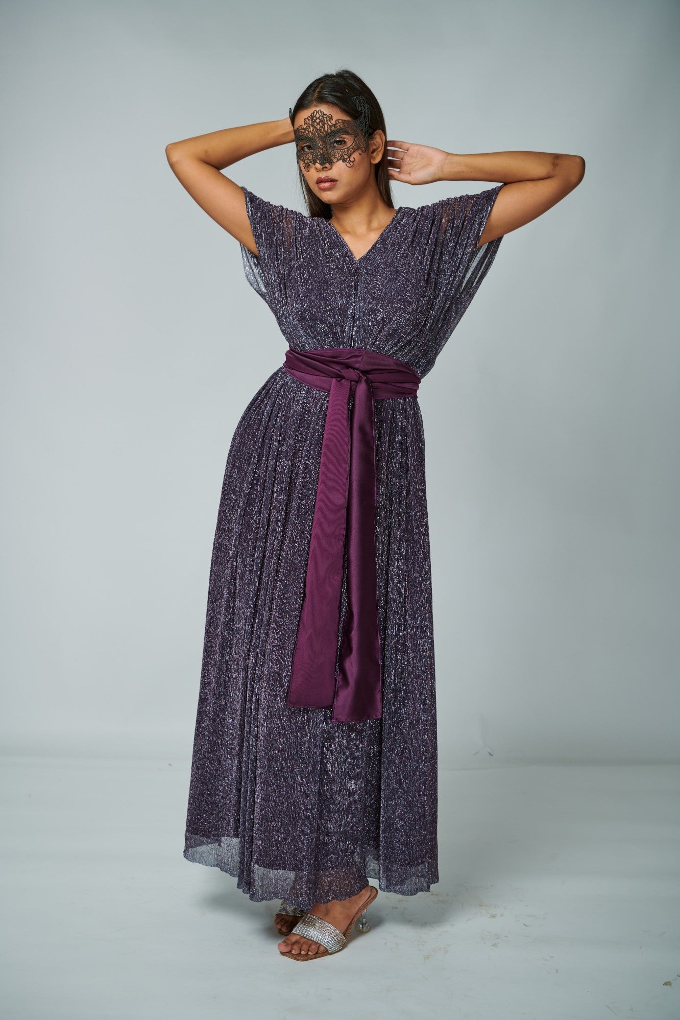 METALLIC PURPLE V-NECK GOWN WITH BELT