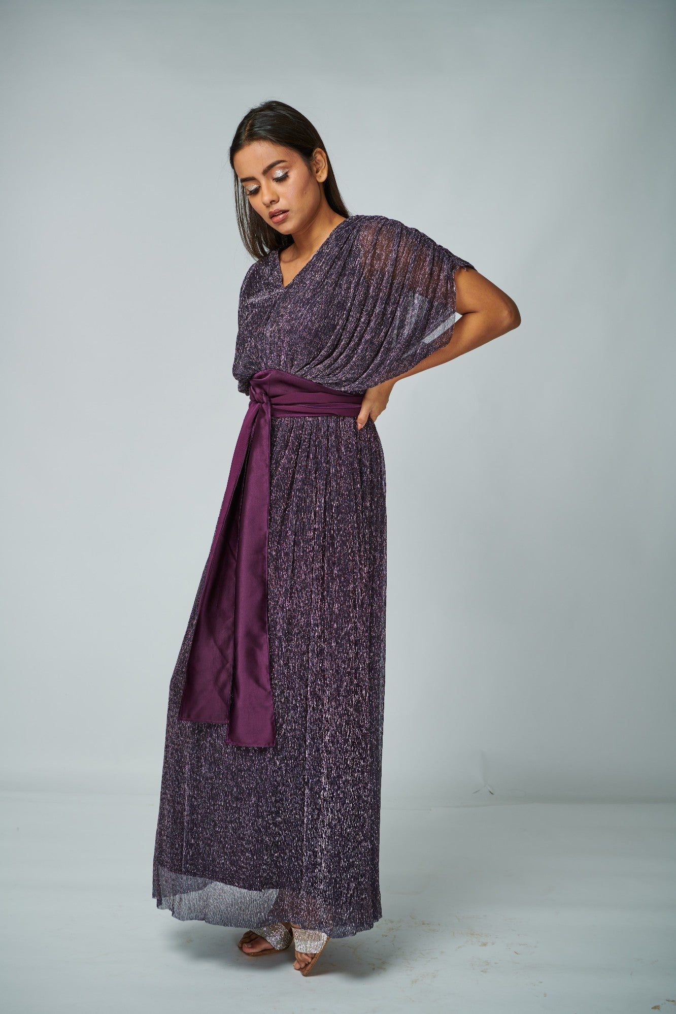 METALLIC PURPLE V-NECK GOWN WITH BELT