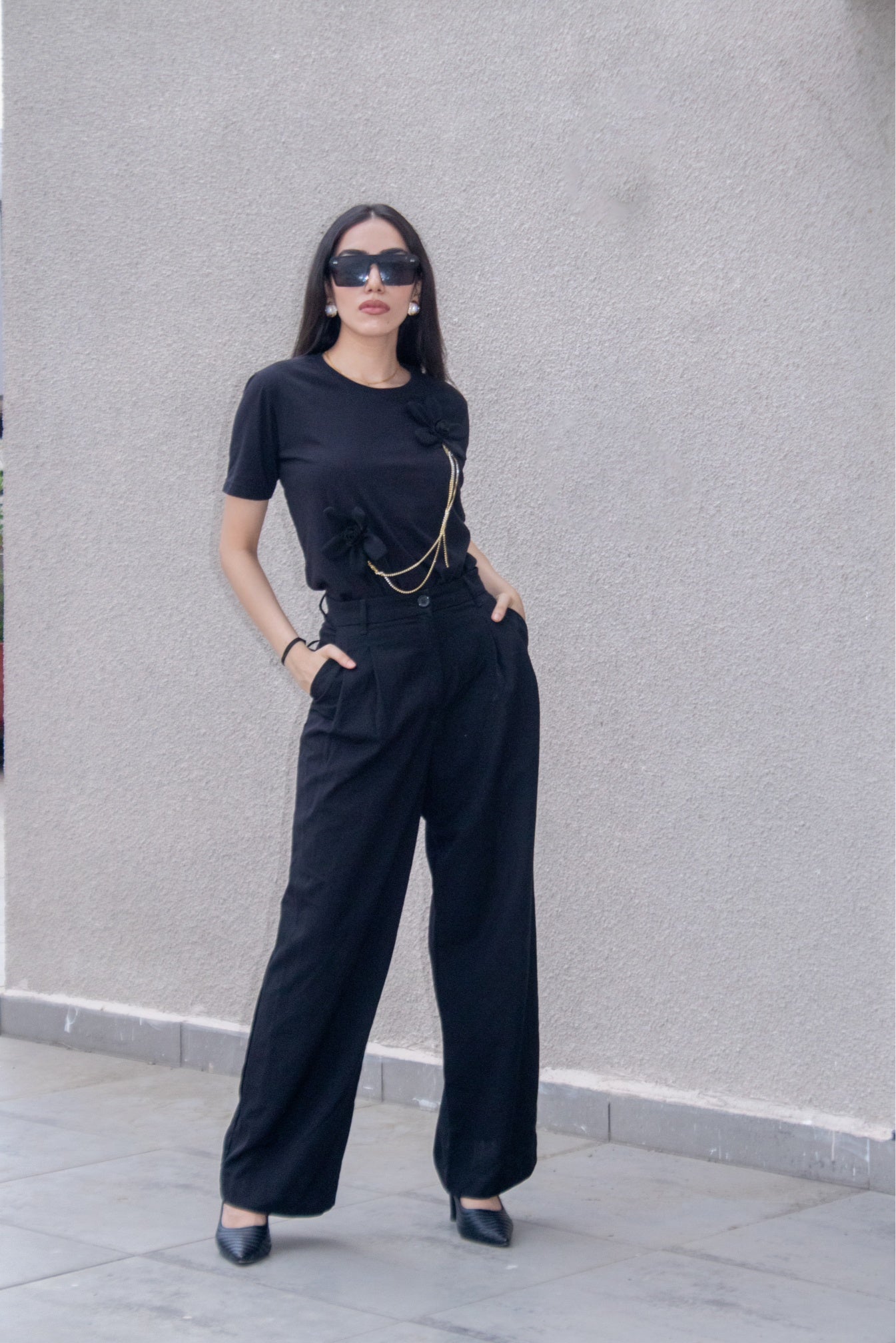 BLACK TSHIRT WITH FLOWERS AND RHINESTONE HANGINGS