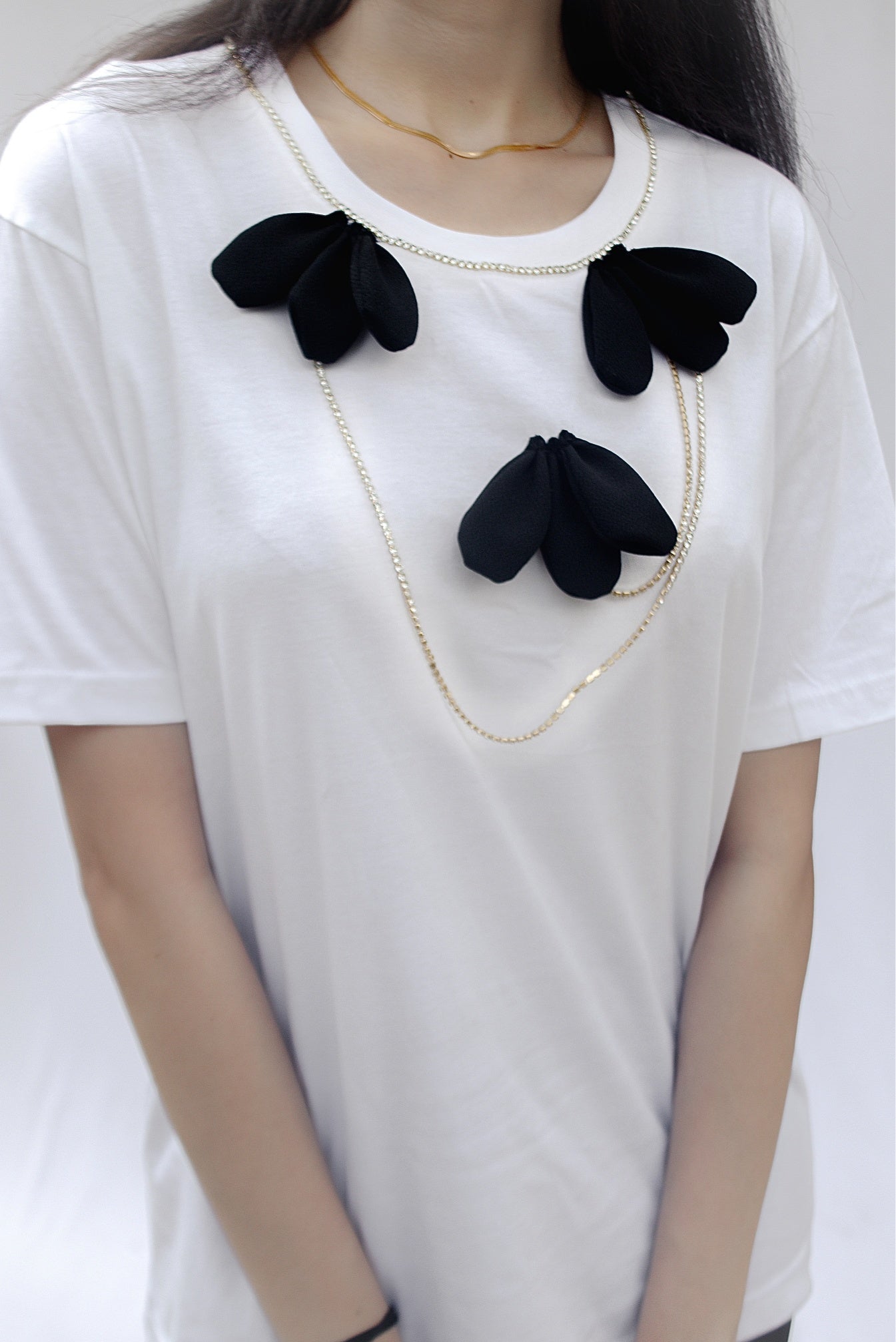 WHITE PETAL TSHIRT WITH RHINESTONES