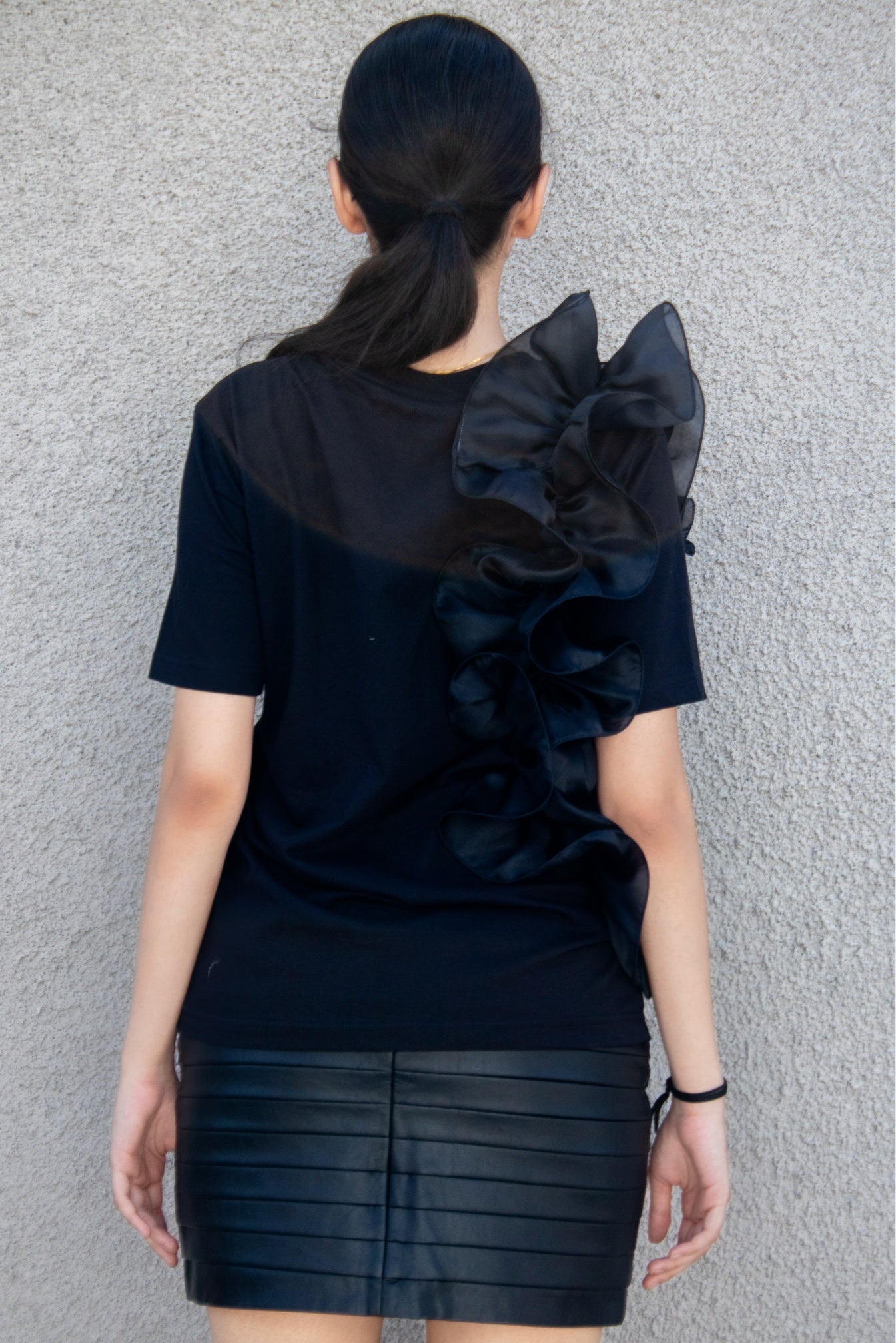 BLACK FRILLED TSHIRT