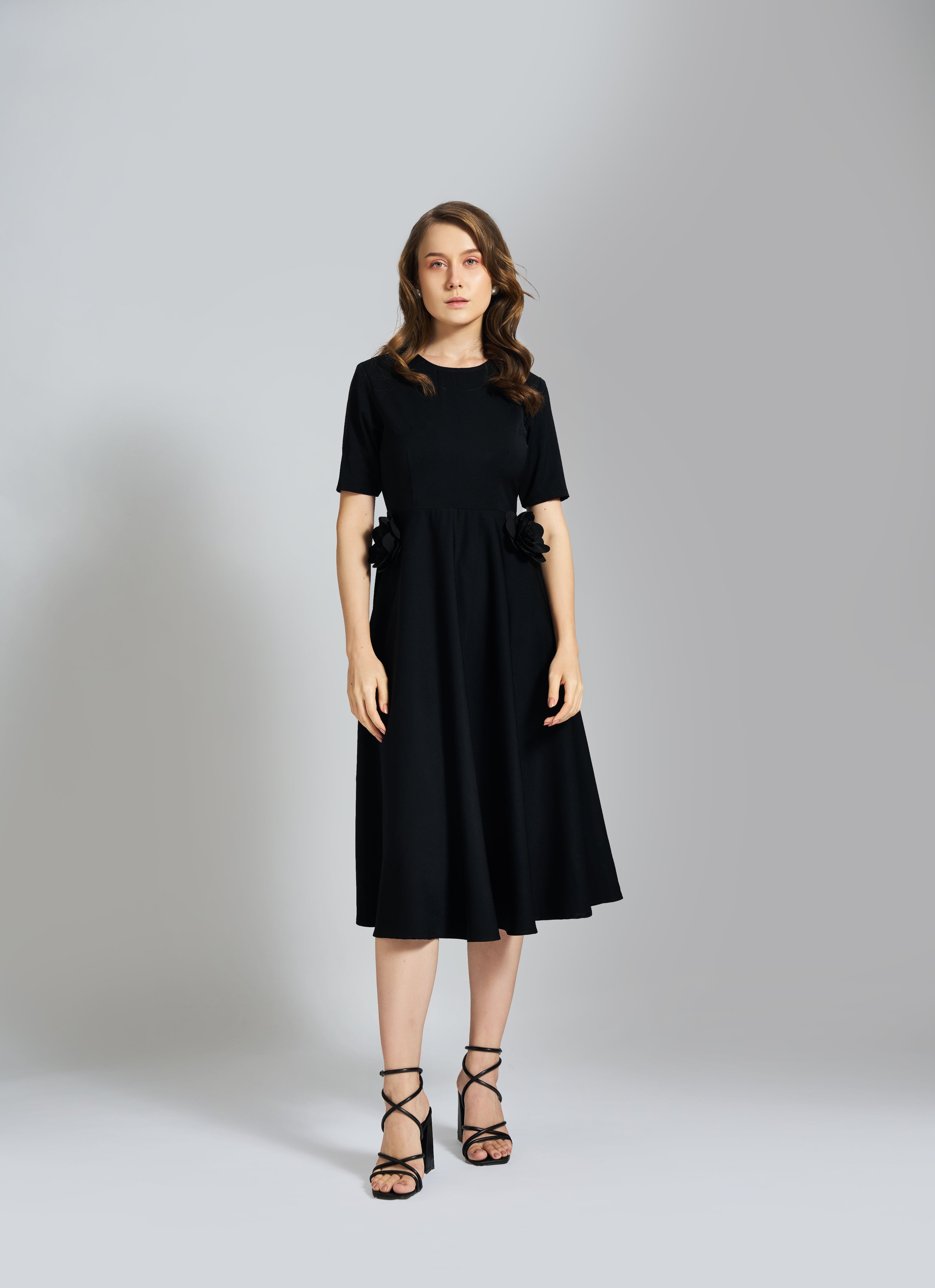 Black Róse Midi Dress