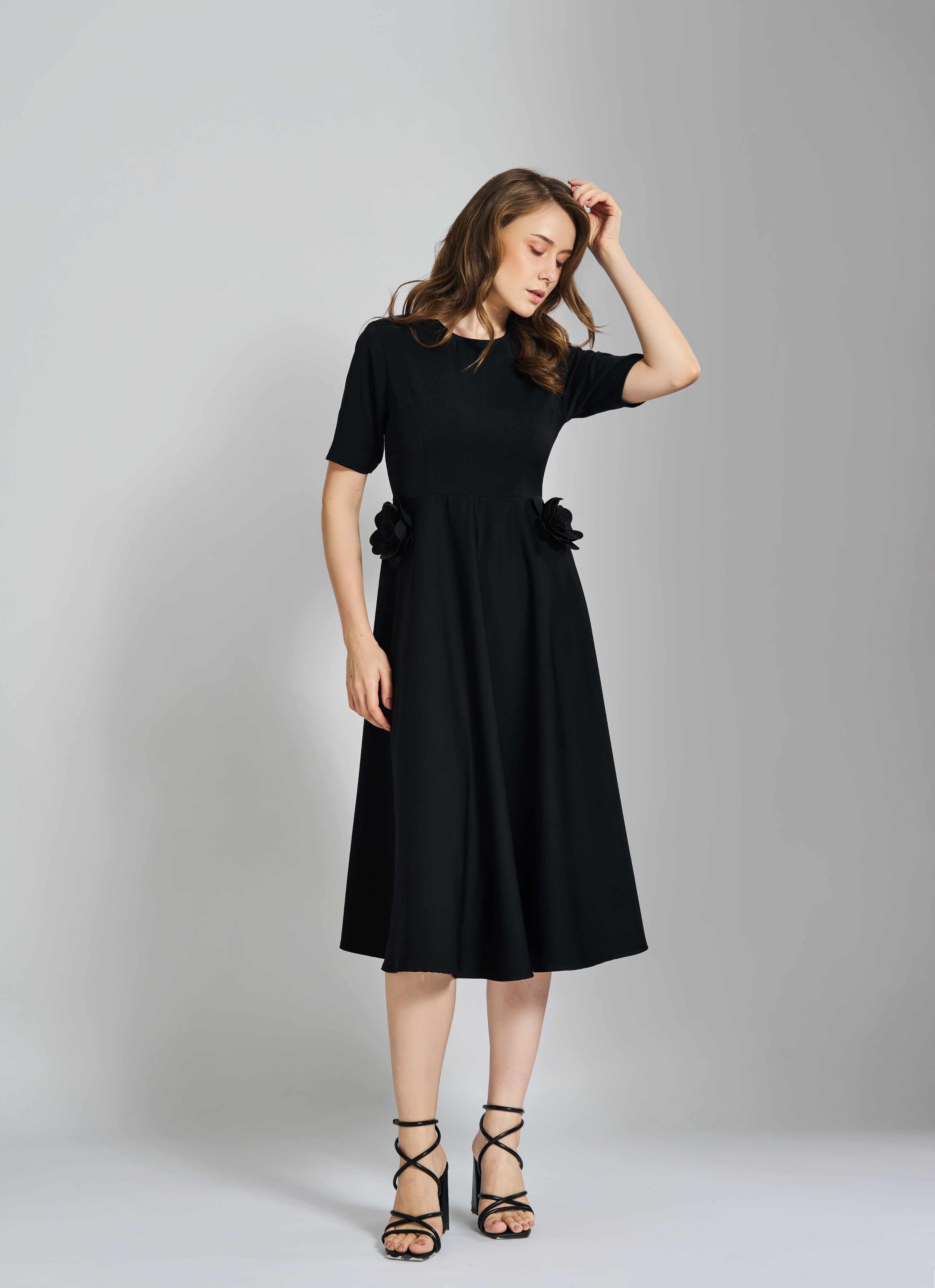 Black Róse Midi Dress