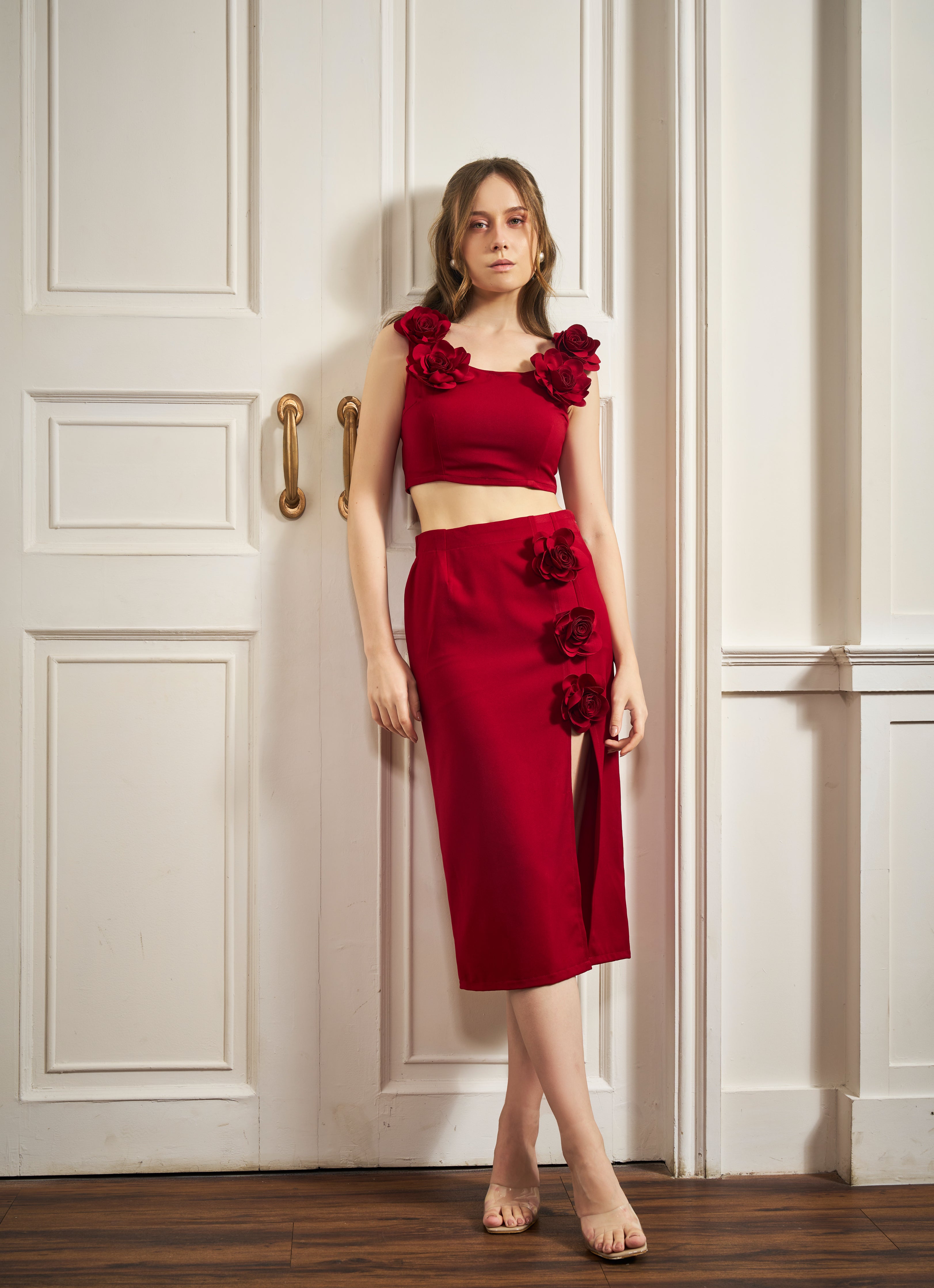 Red Róse Crop Top With Slit Skirt