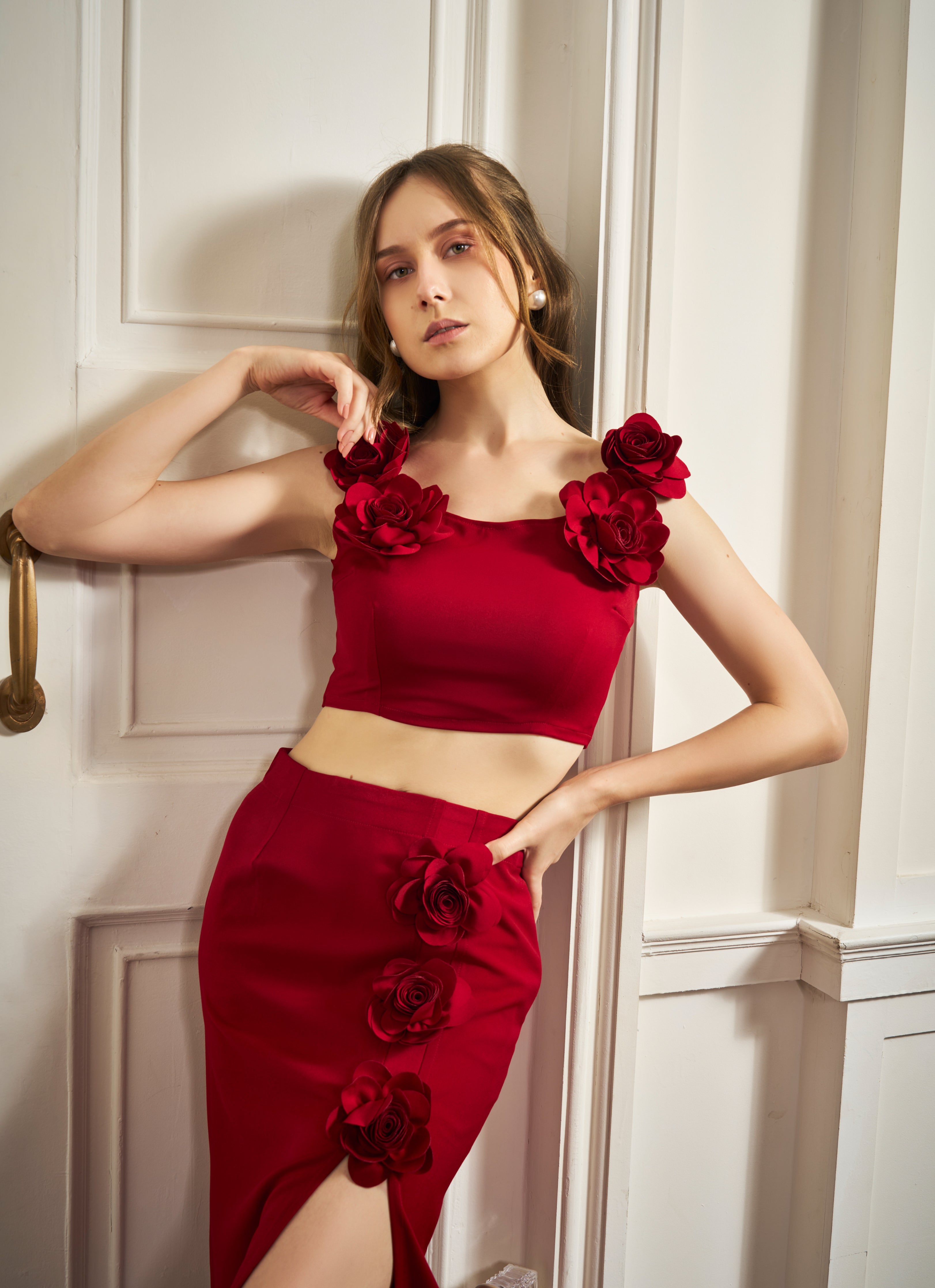 Red Róse Crop Top With Slit Skirt